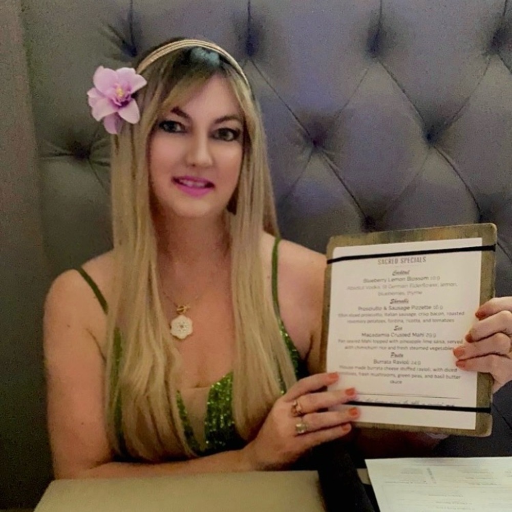 Meet Cassie your posher & Charlie the Pomeranian.